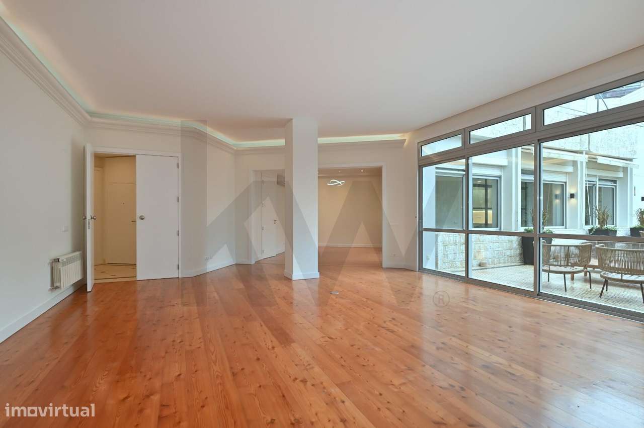 T4 de luxo para arrendamento, 228m2 | garagem | pátio - Grande imagem: 3/31