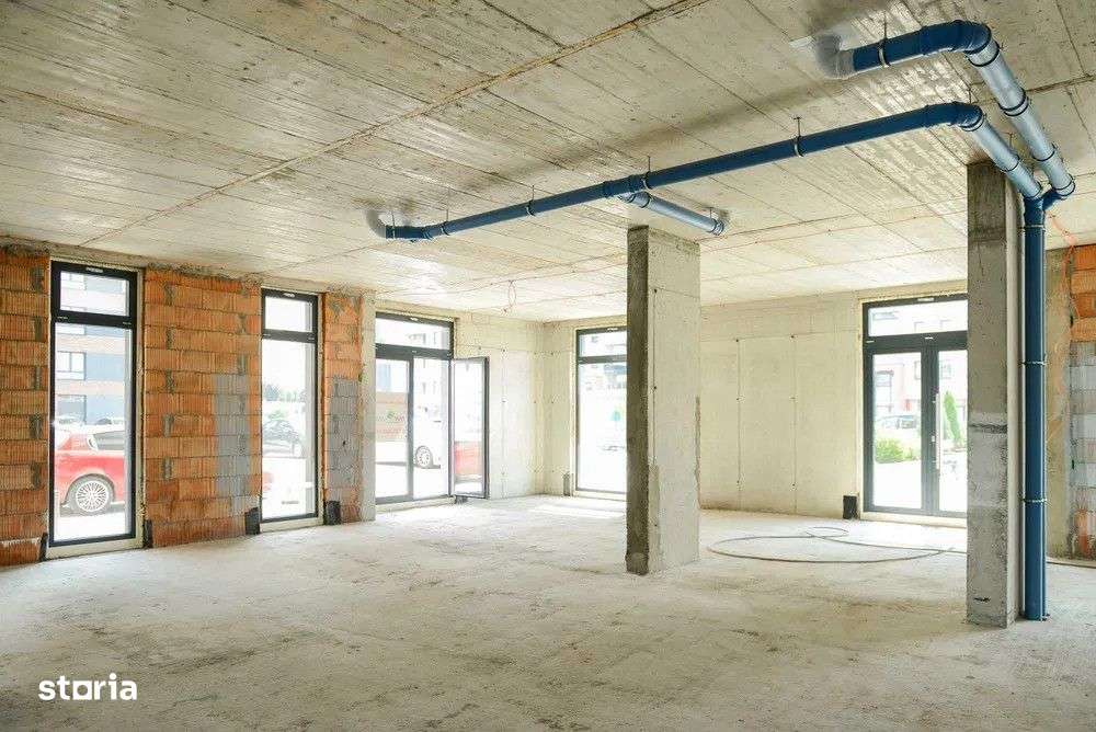 Spatiu comercial cu vitrina, 305.30 mp utili, terasa, parcari, zona Iu - Imagine principală: 4/5