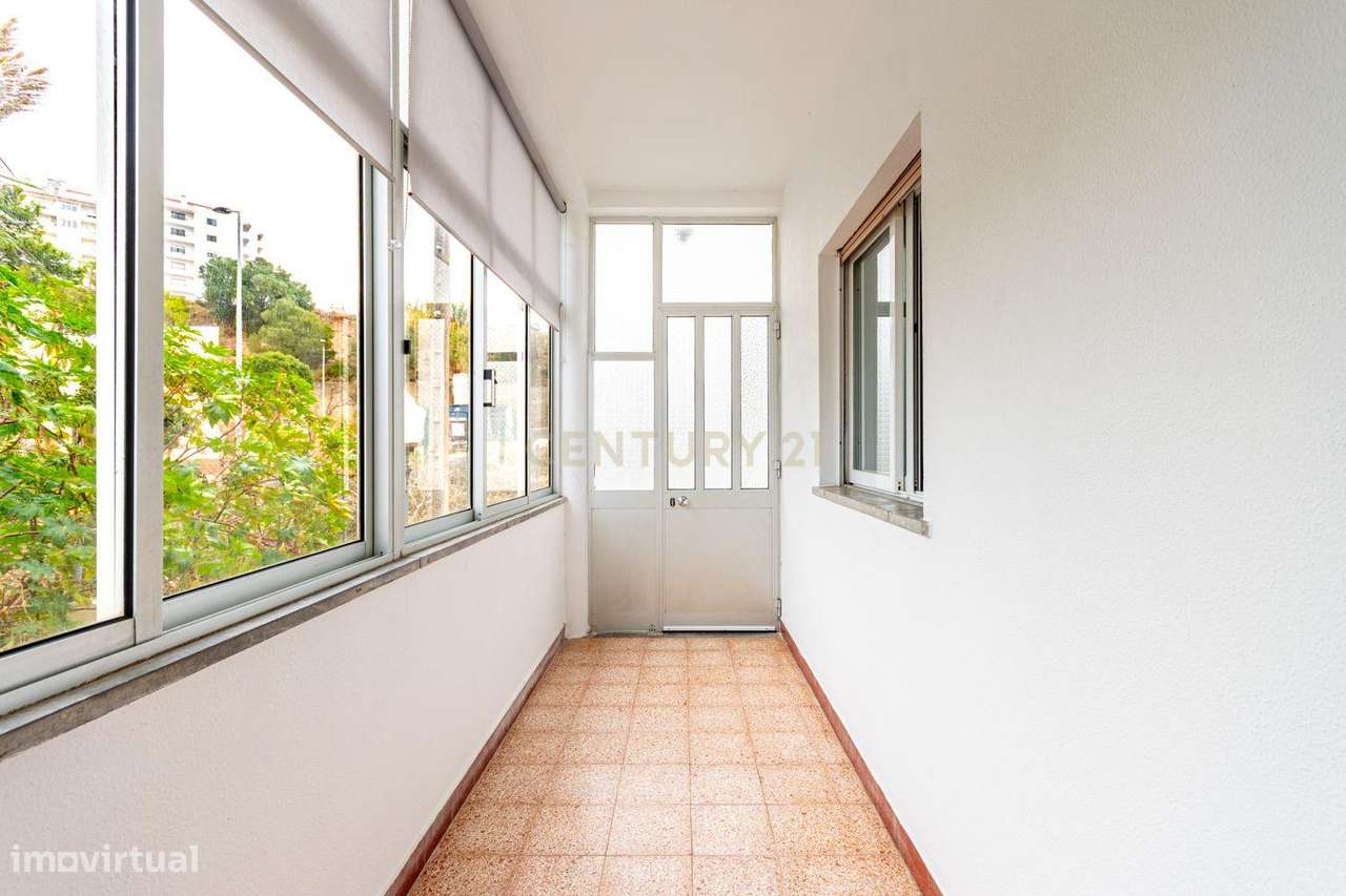 T2 em andar moradia, com espaço exterior no Murtal - Parede - Grande imagem: 5/20