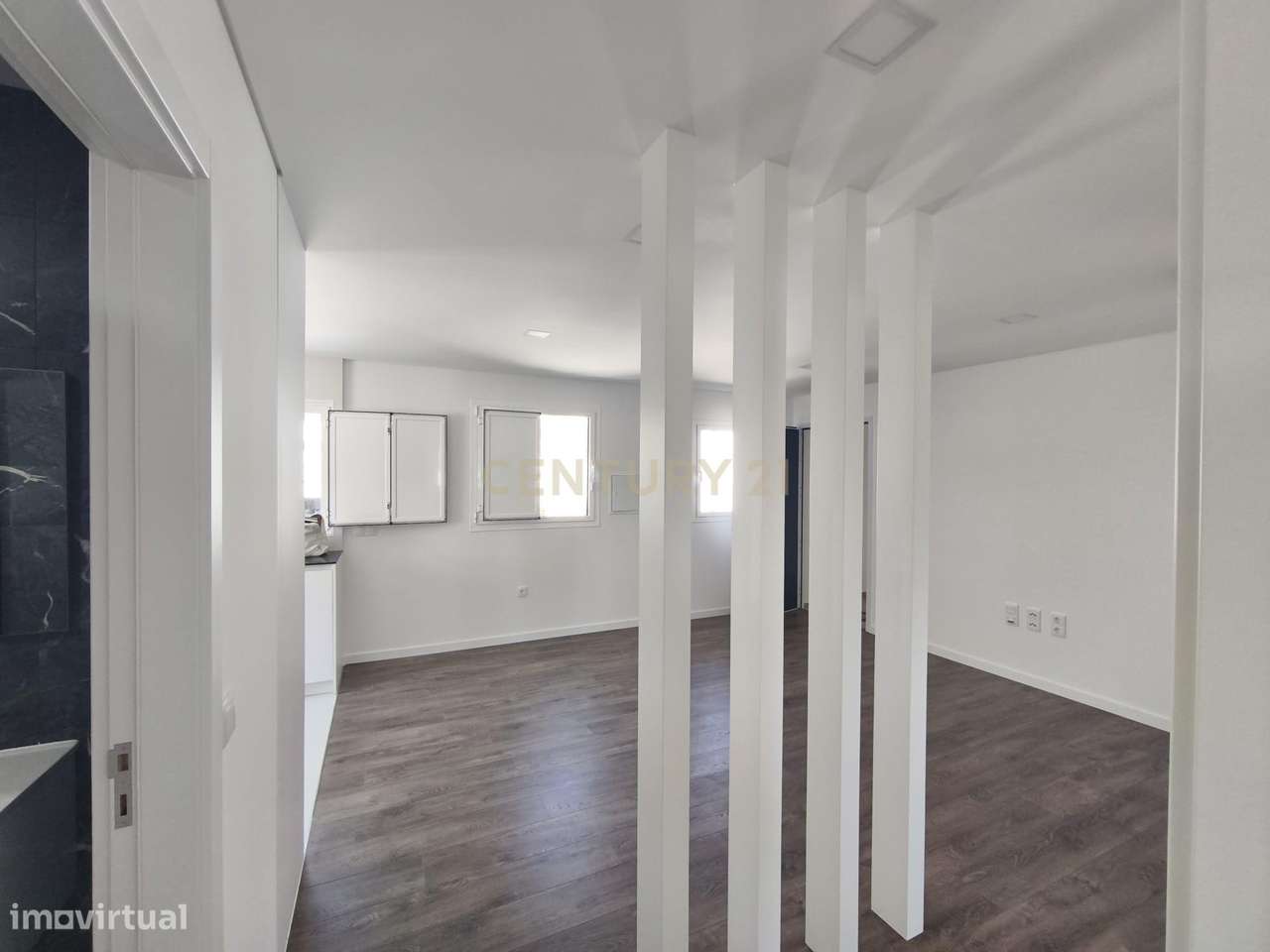 Apartamento T2 moderno e bem localizado - Grande imagem: 4/14
