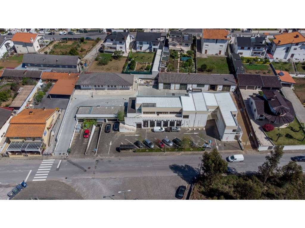 Terreno com 18414m² para construção pavilhões industriais junto à A...-12