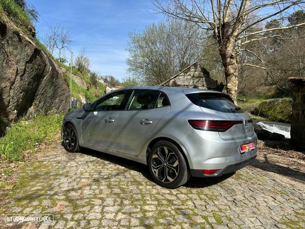 Renault Mégane 1.5 Blue dCi Limited J17 - 17