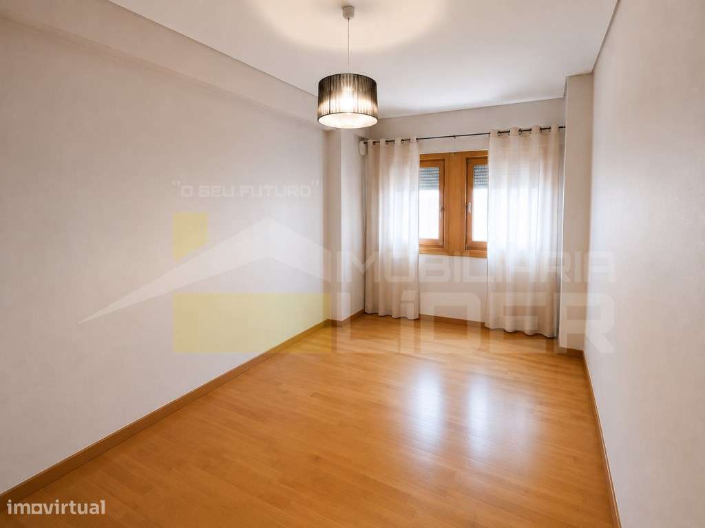 Apartamento T3 com Suíte, em Camarate, Lisboa.-12