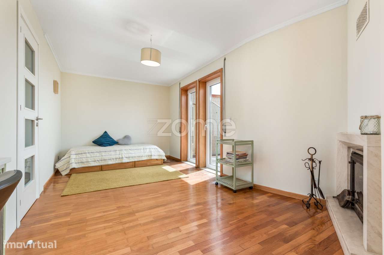 T3 / T4 Duplex com Terraços em Condomínio com Piscina – Francelos-12