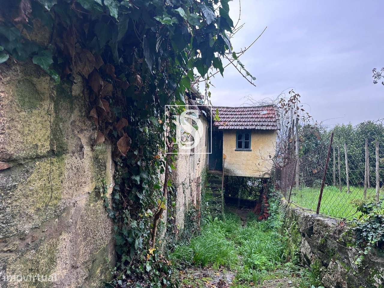 Moradia para Restauro com Terreno - Cepelos Amarante-11