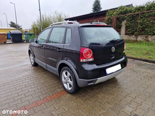 Volkswagen Polo 1.4 16V Cross - 9