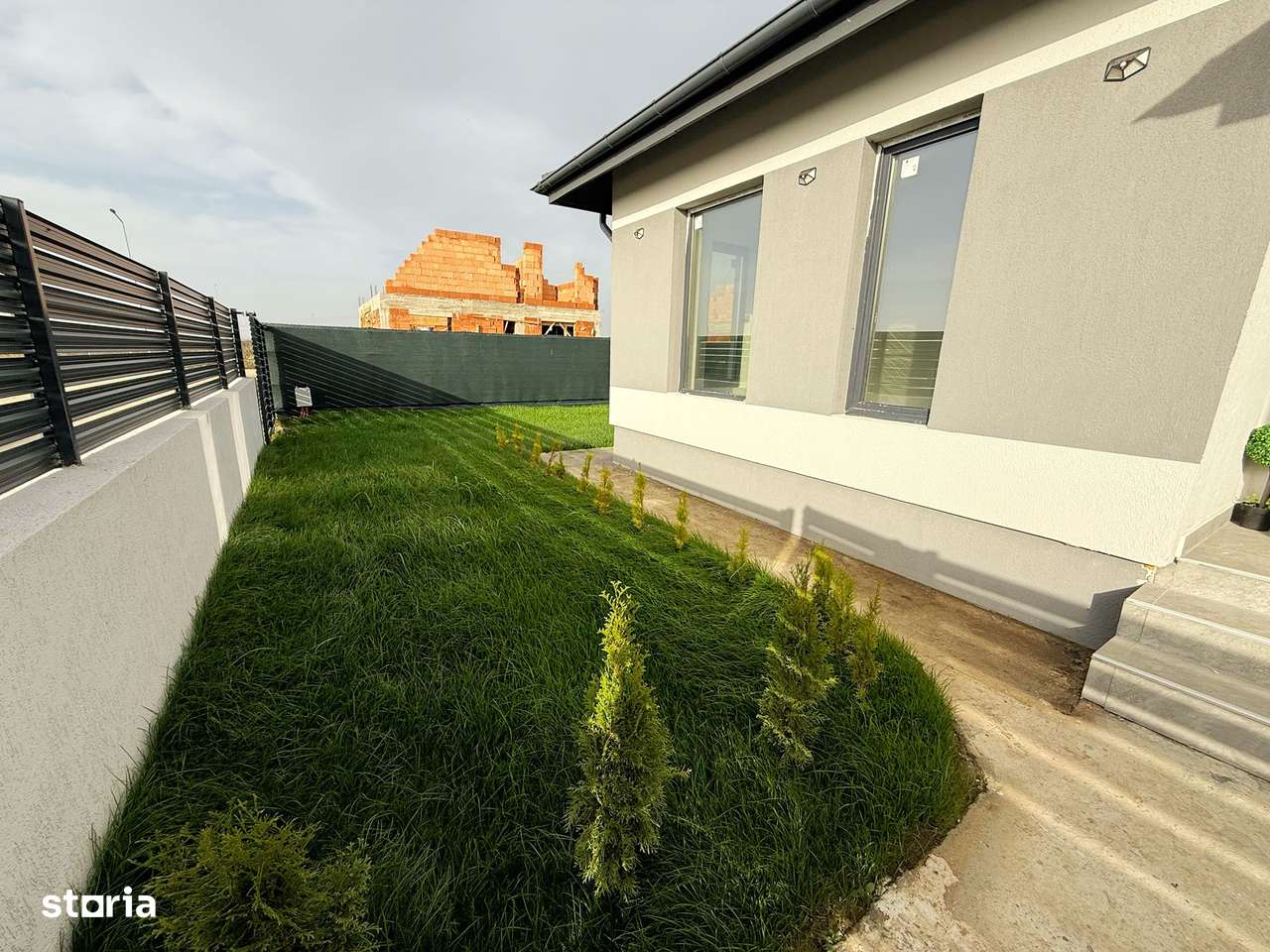 Casa moderna / 3 Camere / 2 Bai / Curte amenajata - Imagine principală: 4/18