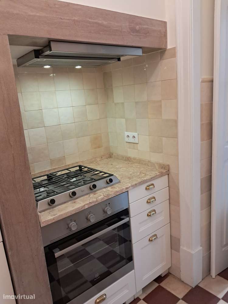 Elegante T3+ 1 com JARDIM privativo Próximo Metro Alameda-9