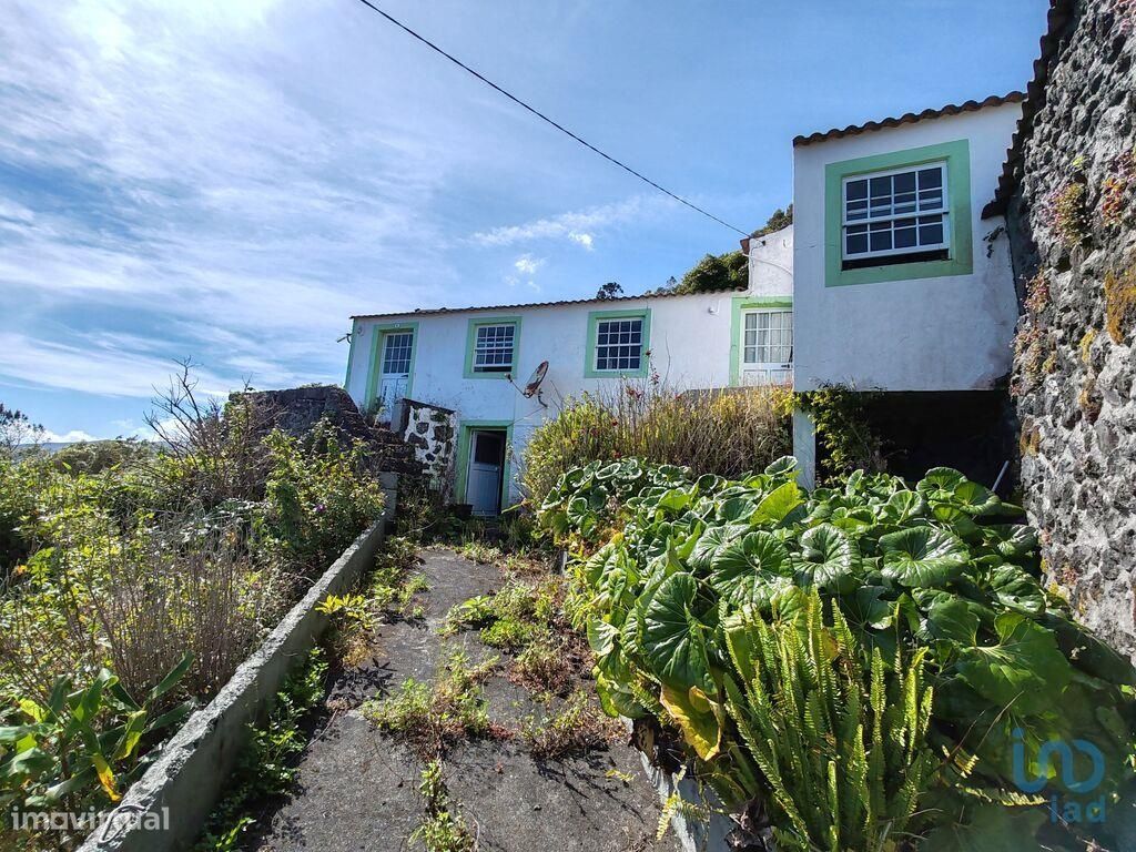 Casa tradicional T2 em Açores de 108,00 m2
