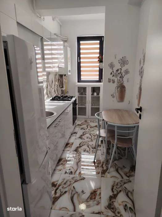 apartament 2 camere decomandat, Otopeni, incalzire pardoseala, metrou, - Imagine principală: 4/5