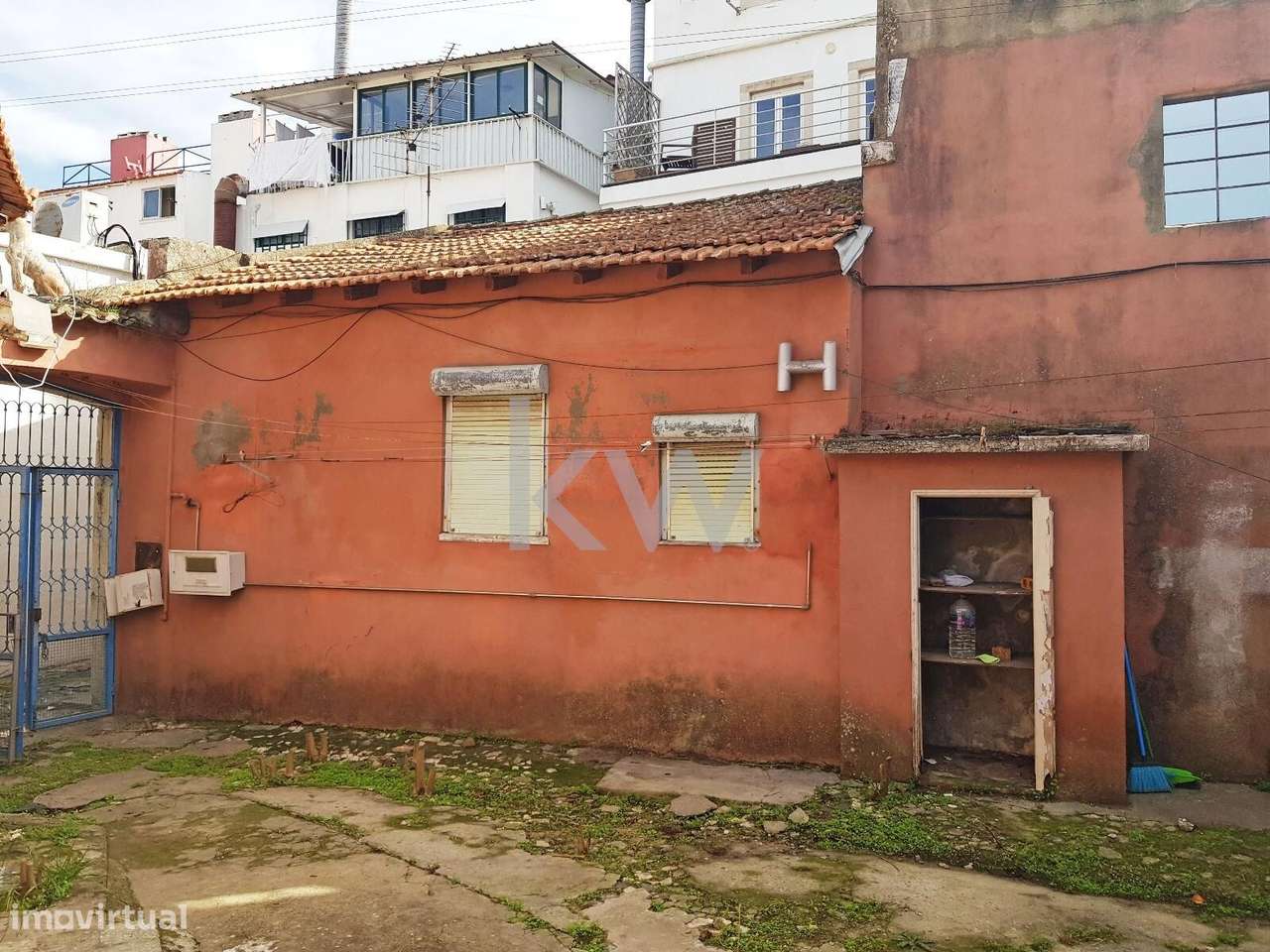 Vende-se Páteo Lisboeta (178m2) para reconstrução - Grande imagem: 3/14