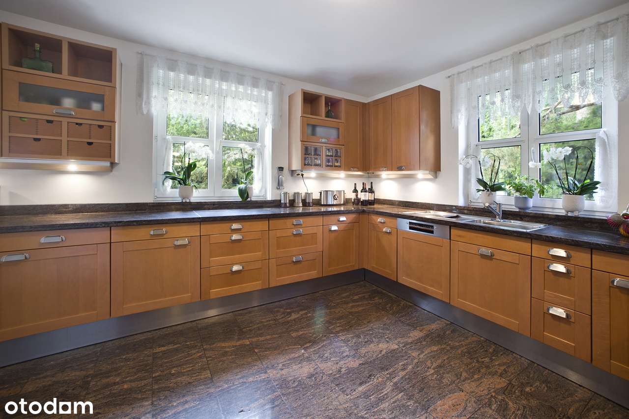 Rezydencja w Wawrze na pięknej działce-2