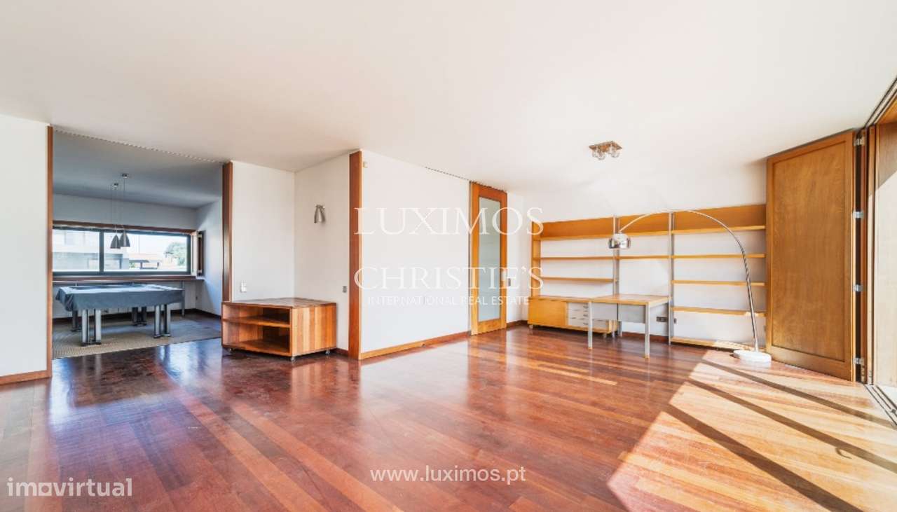 Moradia V4 com jardim e piscina à venda perto do mar em Lavra - Grande imagem: 4/24