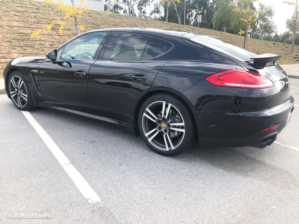 Porsche Panamera Standard - 4