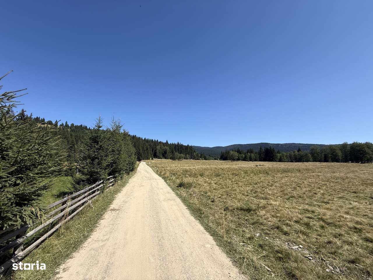 SUPER OCAZIE  - Teren intravilan, COMANDAU-PUZ case de vacanta. - Imagine principală: 5/11