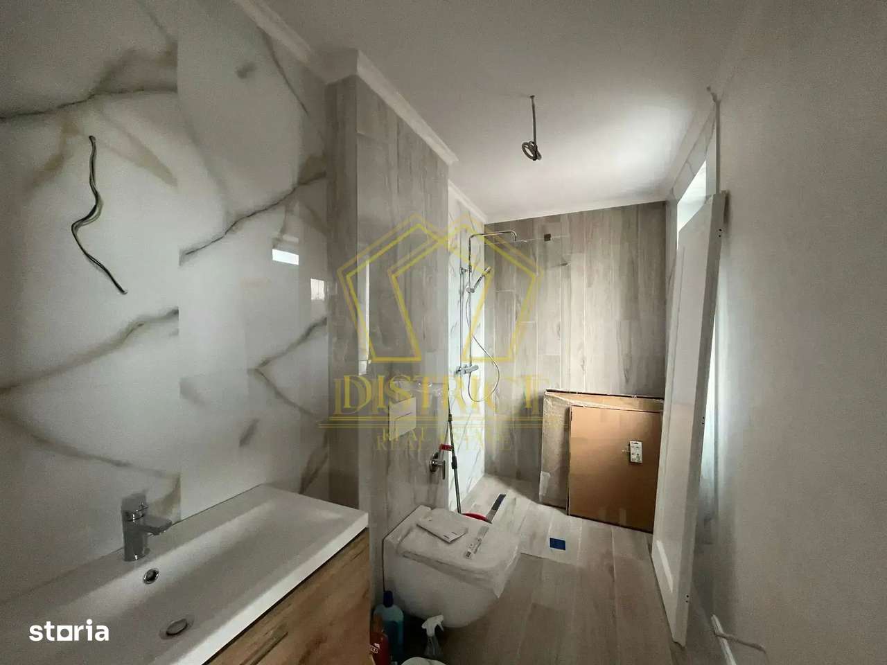 Duplex cu finisaje premium, perete dublu | 5 camere | Mosnita - Imagine principală: 5/9