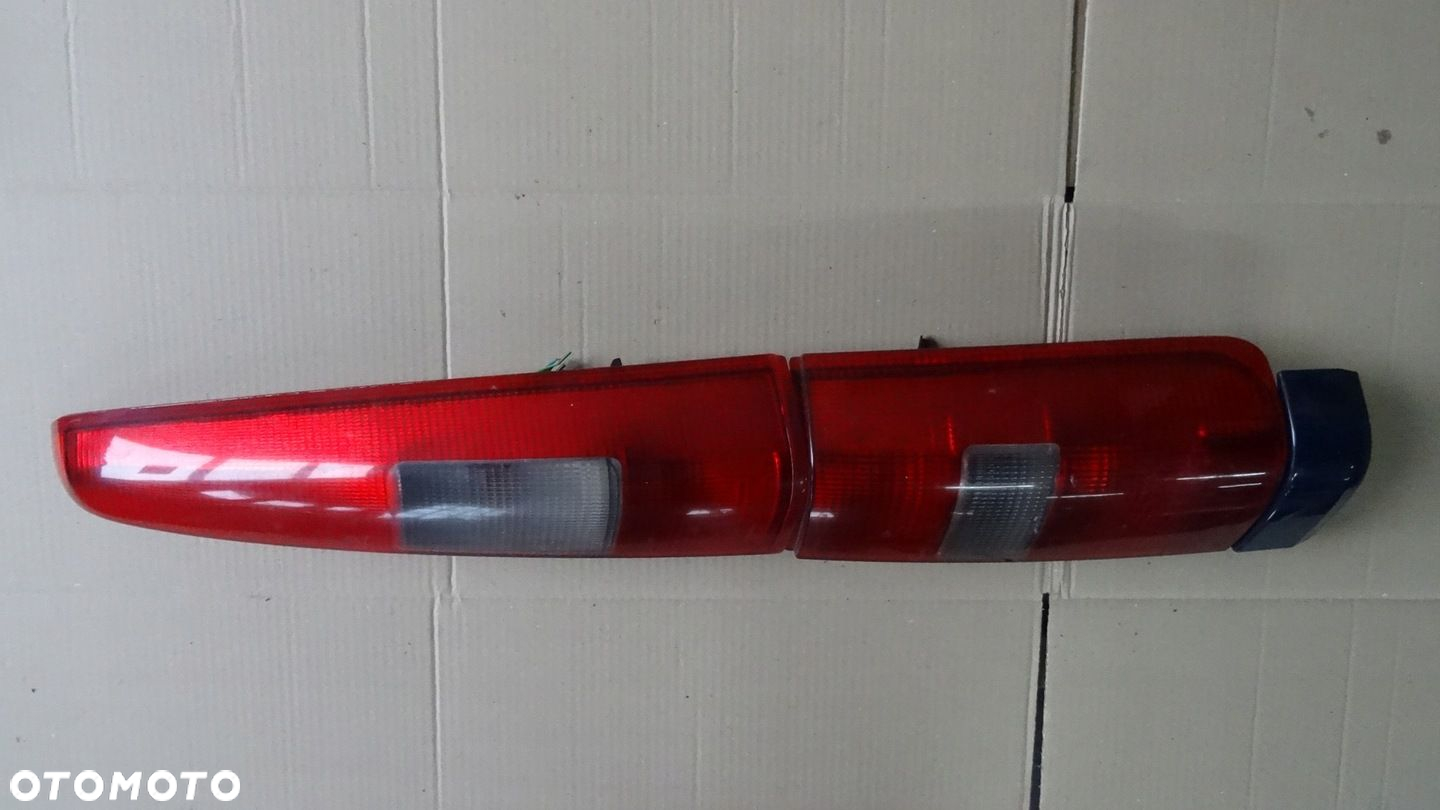 VOLVO V70 I LAMPA PRAWY TYŁ - 14