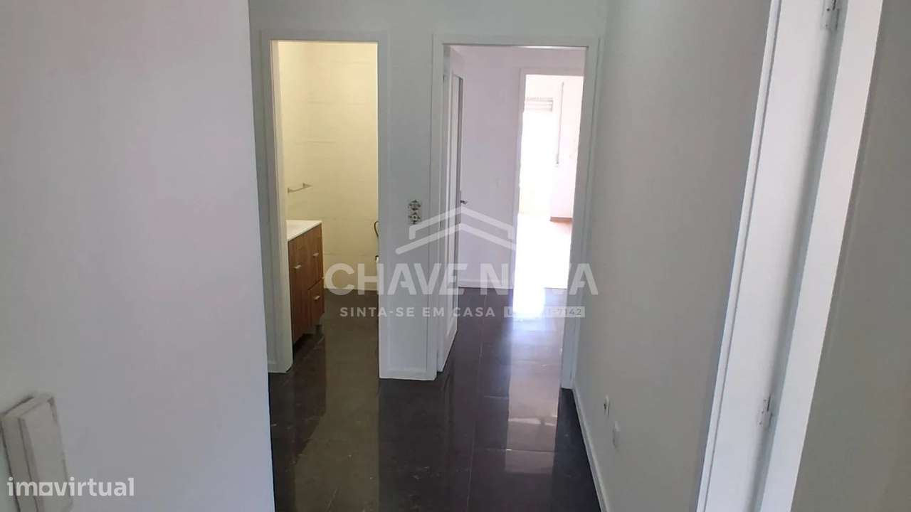 Apartamento T3 com 3 frentes, varandas, garagem e elevador-5
