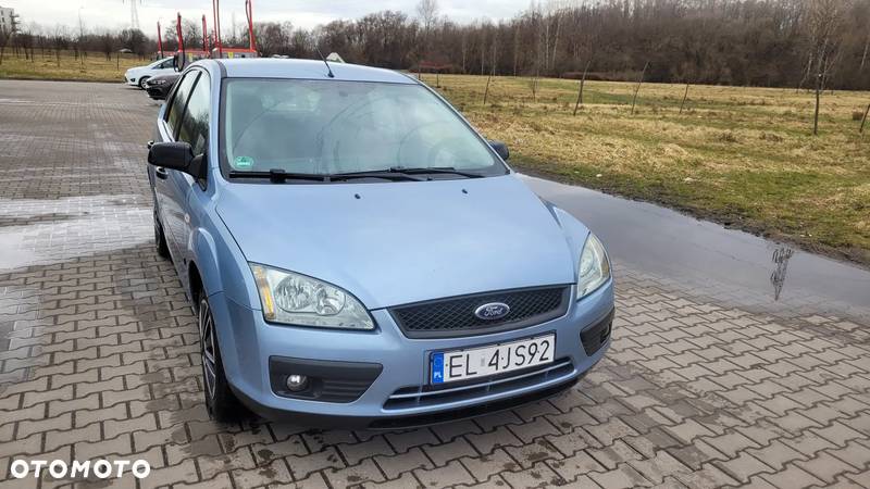 Ford Focus 1.6 16V Ambiente - 4