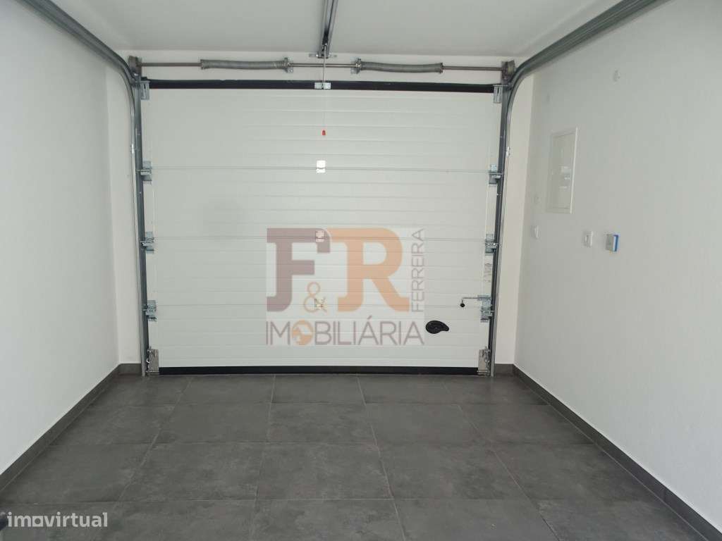 PRONTA!! Moradia Duplex T4 com Garagem, Quinta das laranjeiras Fern...-46