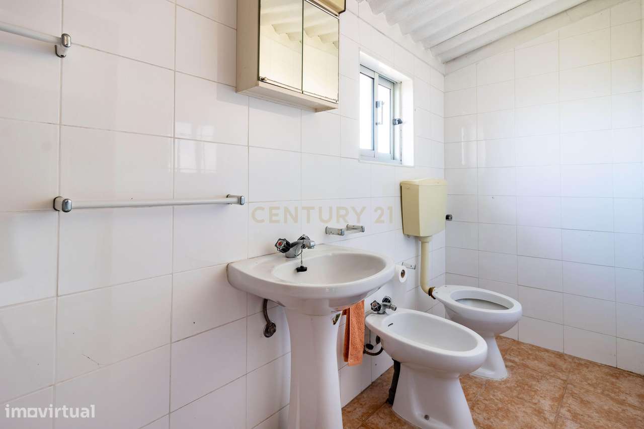 Casa de rés do chão com arrecadação e logradouro - Grande imagem: 5/14