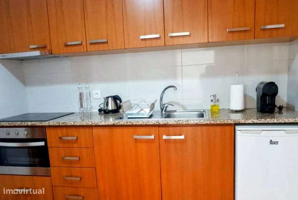 Arrendamento de estúdio T0 na Rua dos Bragas, 284 - Grande imagem: 3/8