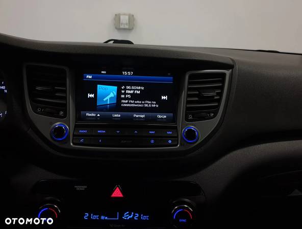 Hyundai Tucson 2.0 CRDI BlueDrive Style 2WD - 18