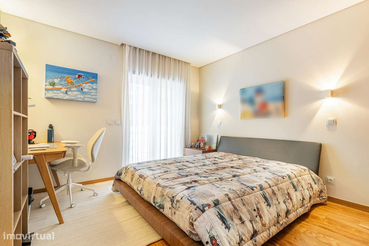 Moradia T3 + escritório à venda em Fraião - Braga-16