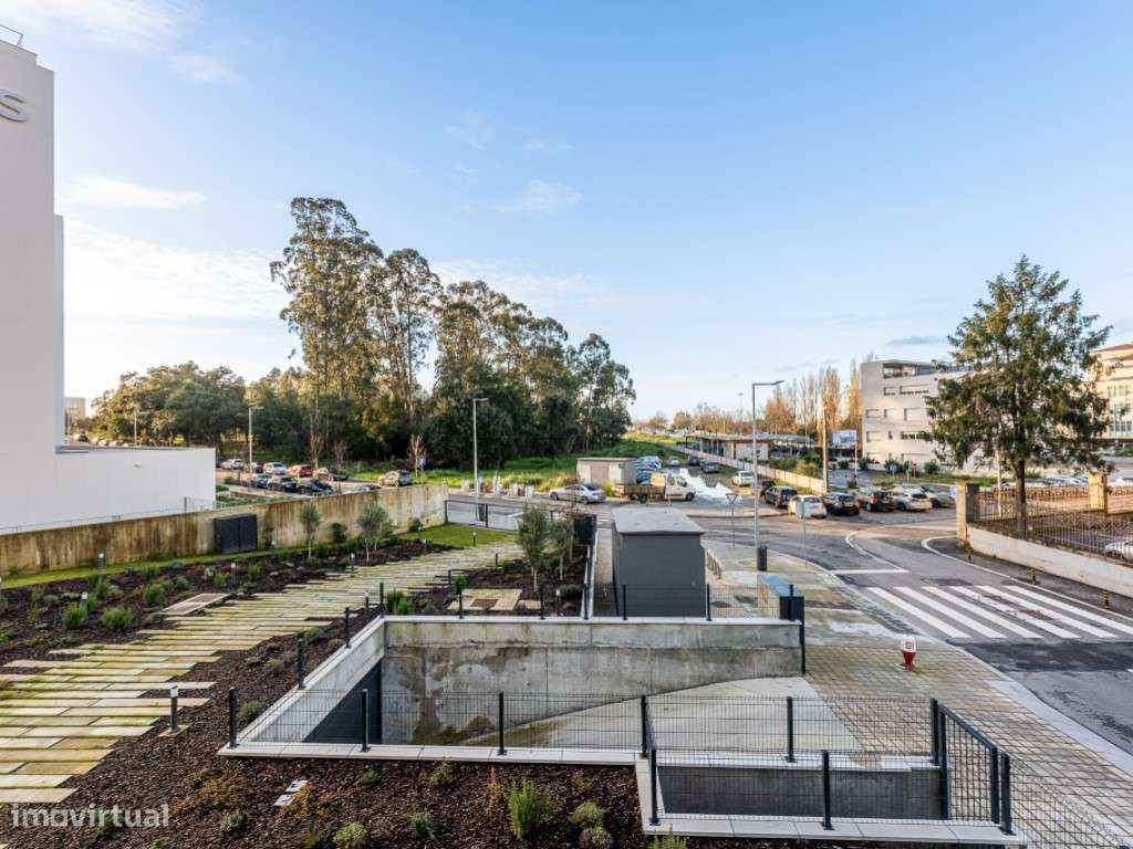 Apartamento T1 convertido em T2, inserido condomínio fechado - Empr...-34