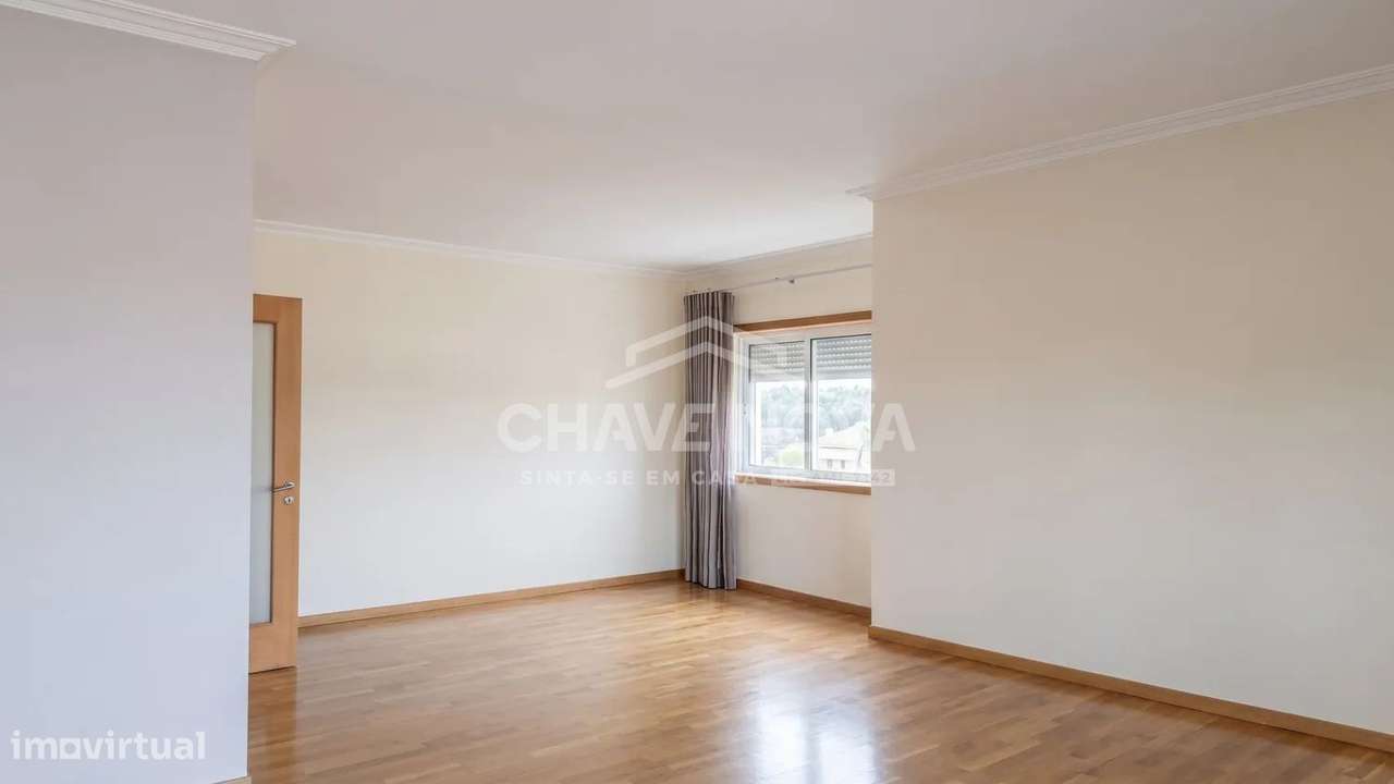 Apartamento T3 c/garagem Box em Valadares-7
