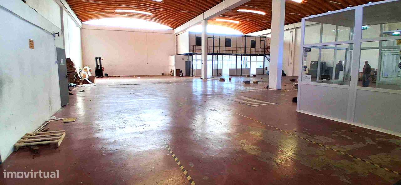 Armazém em Massamá e Monte Abraão - Grande imagem: 5/18