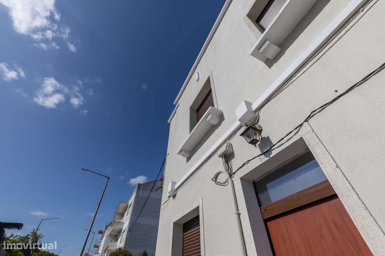 T3 NOVO – Apartamento com Espaço Exterior Único de 500 m² no Seixal-54