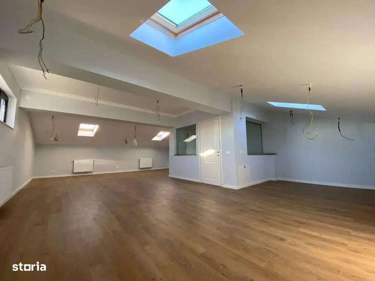 Casă 5 Camere Otopeni | Suprafata Mare | Mansarda | Calitate - Imagine principală: 3/20