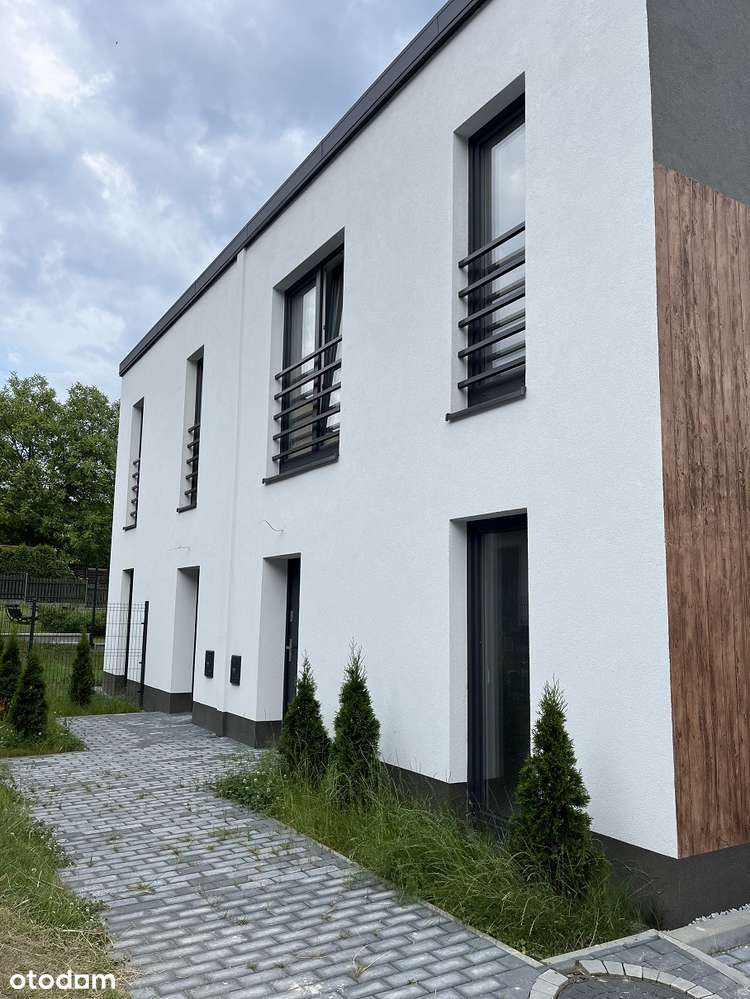 W CENIE MIEJSCE POSTOJOWE ZEWNĘTRZE PLUS PODDASZE 50 MKW !-12