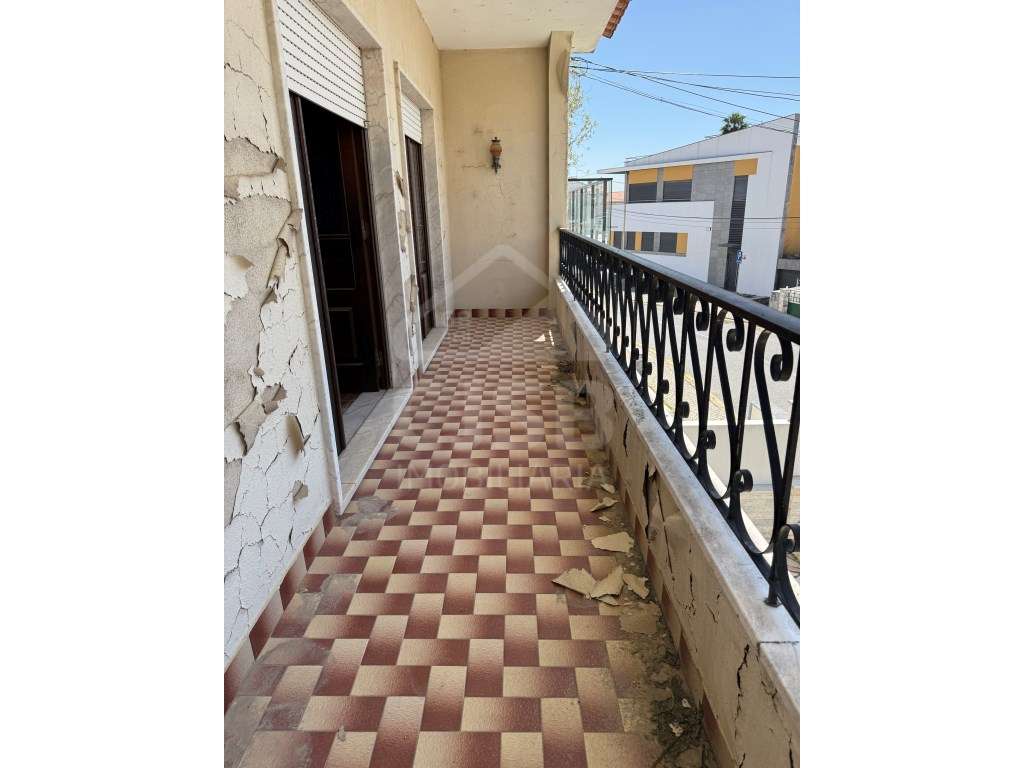 Moradia T3 em Benavente-27