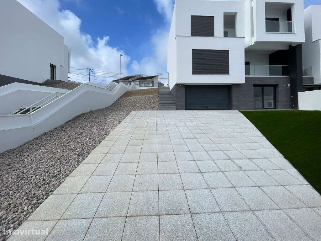 Moradia T4 geminada, com garagem, em Vale de Milhaços - Corroios. - Grande imagem: 4/23