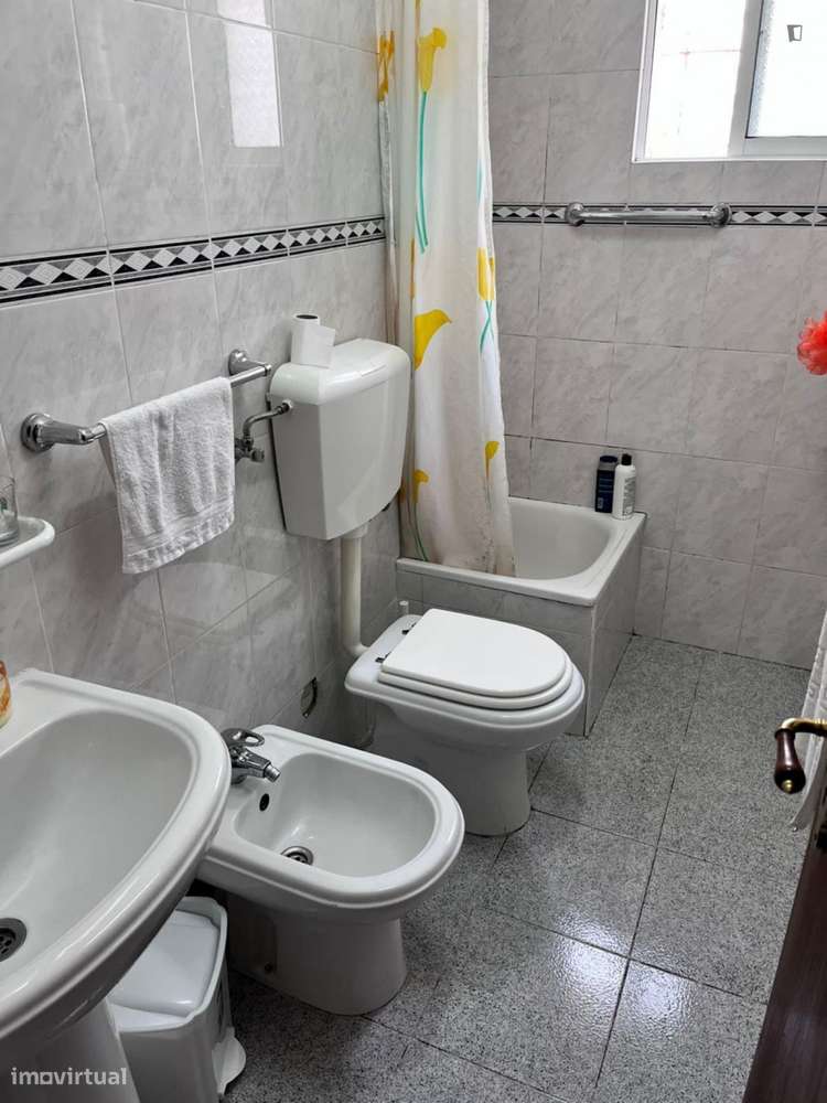 Quarto - localizado em Olivais Lisbon - Grande imagem: 4/7