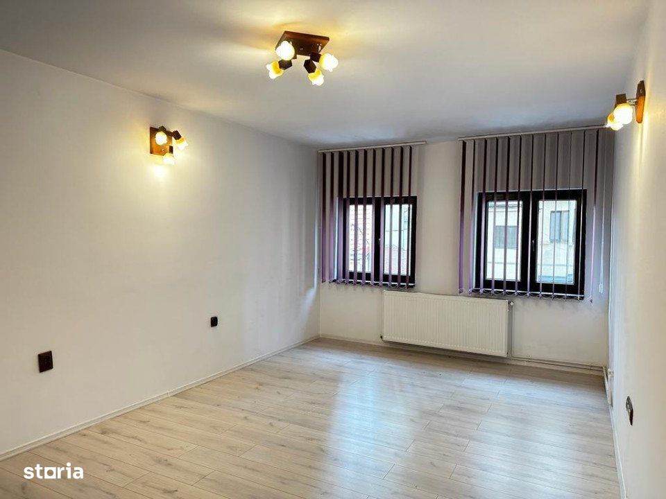 Apartament 3 camere, 95 mp, decomandat,2 bai, zona Centrala