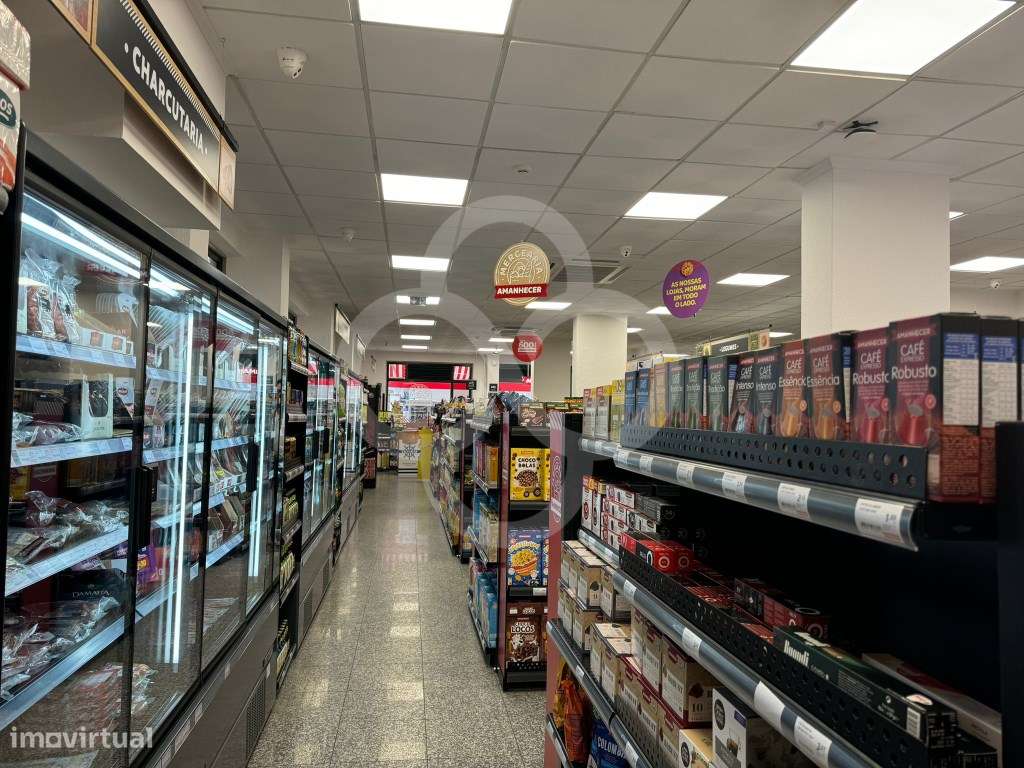 Atenção investidores loja com supermercado de bandeira a funcionar ...-11