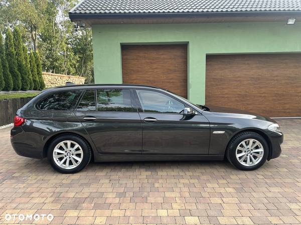 BMW Seria 5 528i xDrive Touring - 4