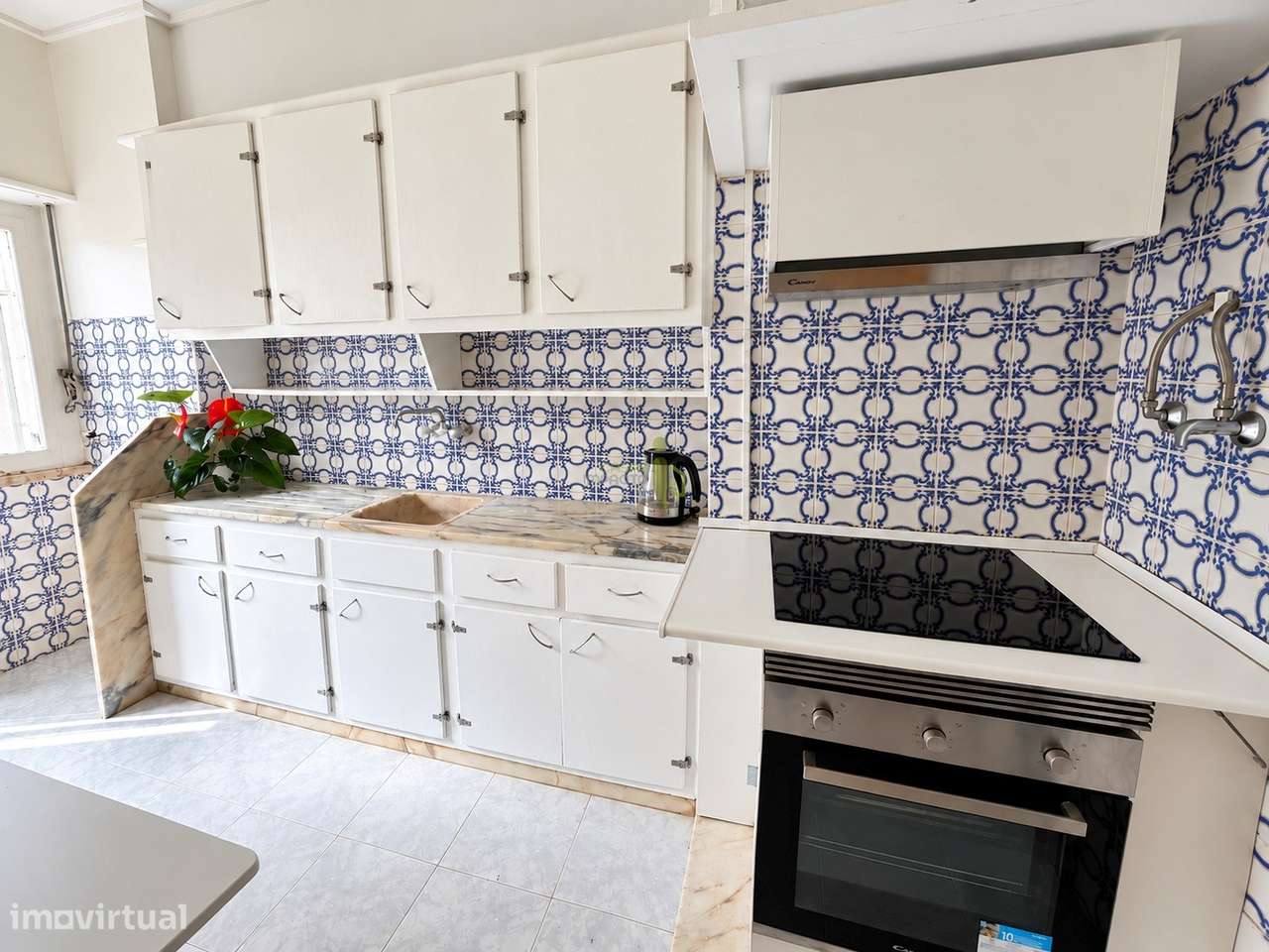 Apartamento T2 com Varanda, Elevador  | Junto a Comércio, Escolas e Tr-17