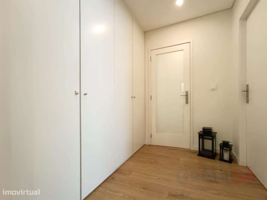 Apartamento T3 de gaveto com varandas, garagem fechada e excelentes...-18