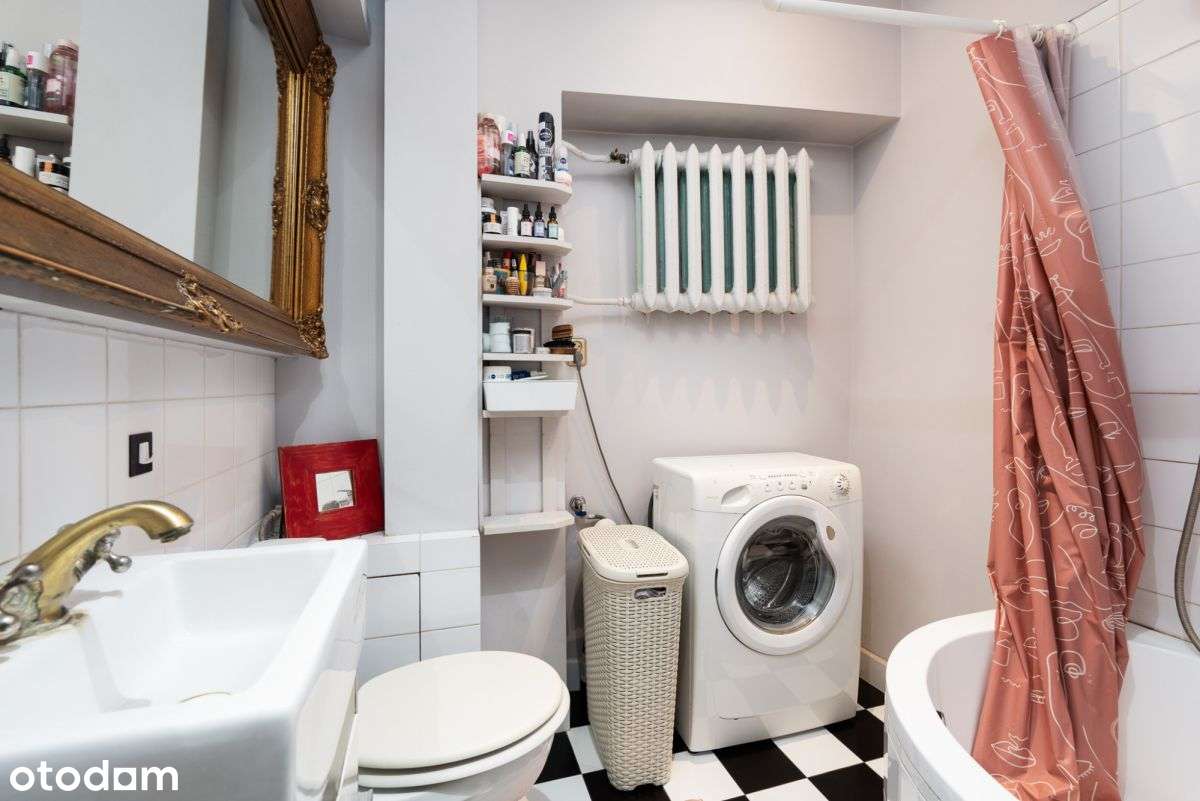 Przestronna kawalerka przy Placu Konesera-9