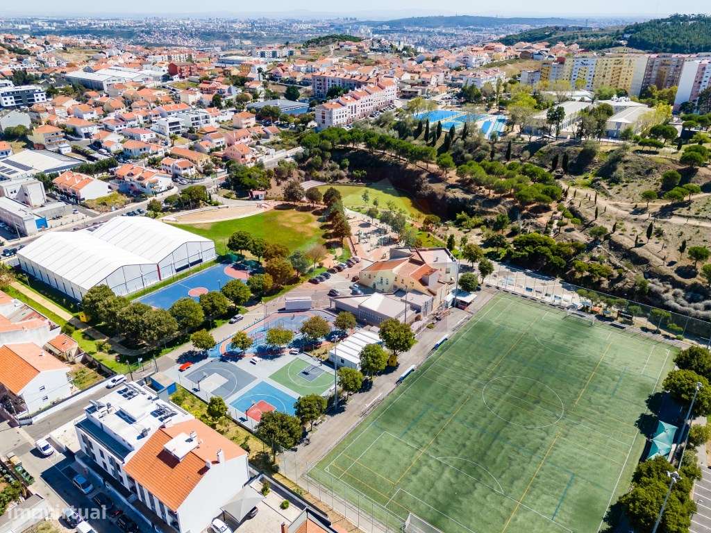 Apartamento T1+1 em Casal de Cambra-20