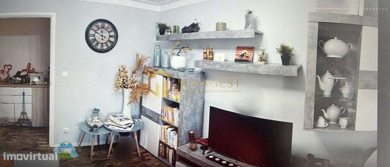 Apartamento T2 com cozinha equipada e varanda em Rio Tinto-6