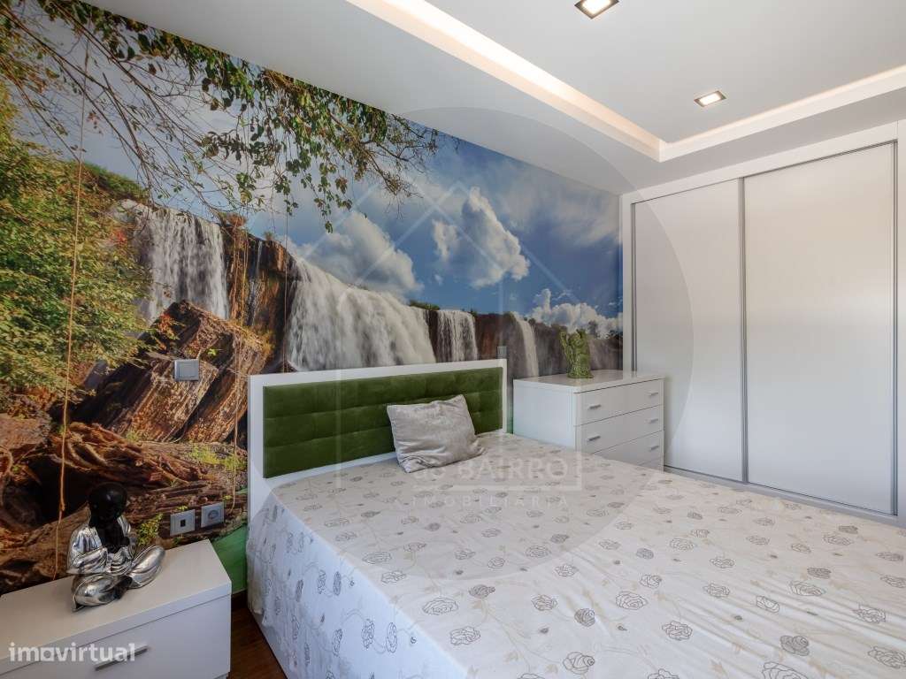 Moradia T4 Independente com Piscina, Ginásio e Garagem para 4 Carro...-25