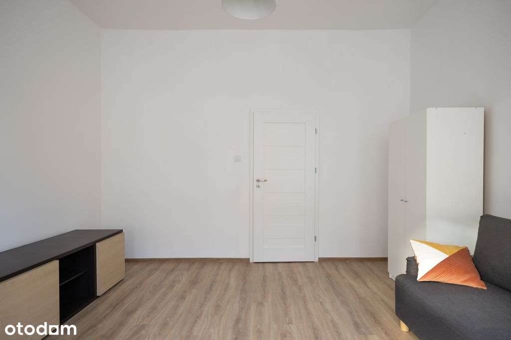 Pięknie doświetlone mieszkanie w kamienicy | film-2