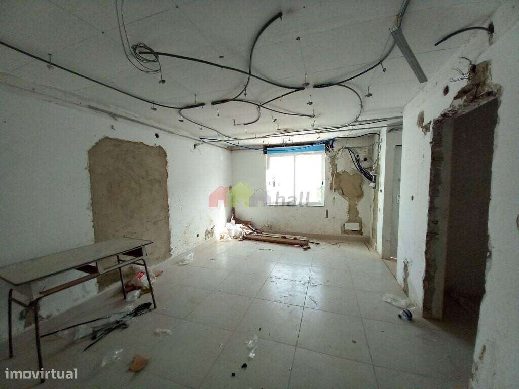 Apartamento T4 no r/c no Afonsoeiro - Montijo-2