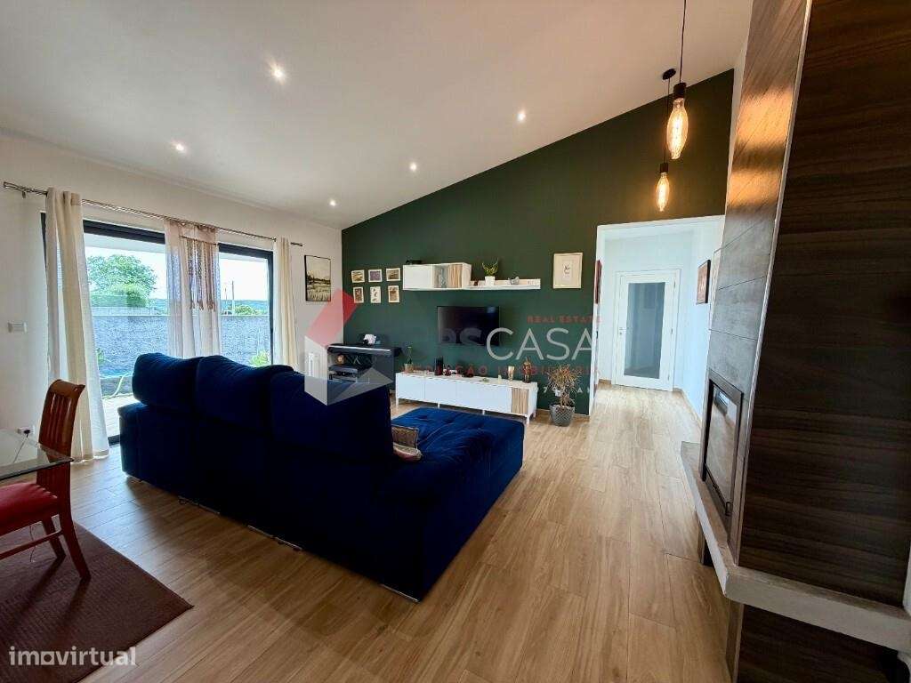 Moradia T3 de arquitetura moderna com excelentes áreas!-14