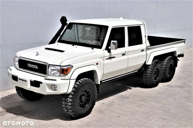 Toyota Land Cruiser - 13